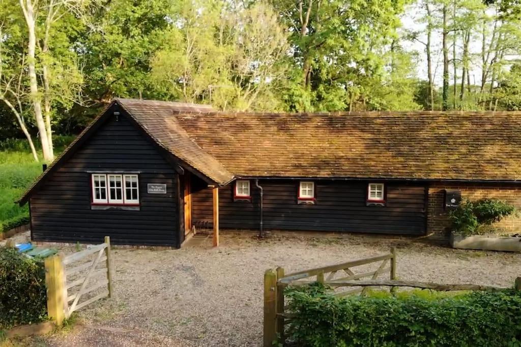 The Piggery Villa Cowfold Exterior photo