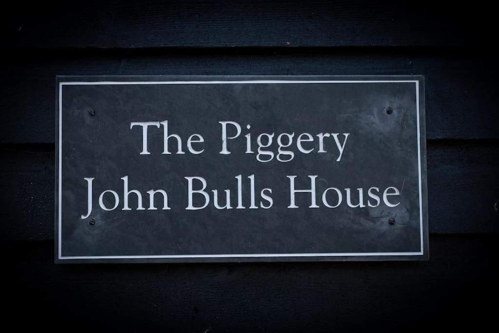 The Piggery Villa Cowfold Exterior photo
